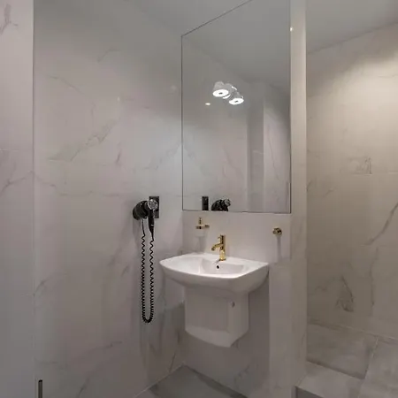 Alojamento de Acomodação e Pequeno-almoço Brovar 16 Pszczyna